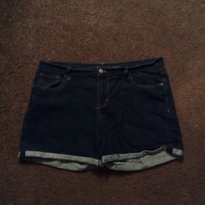 Old Navy “Curvy/Profile” Jean Shorts